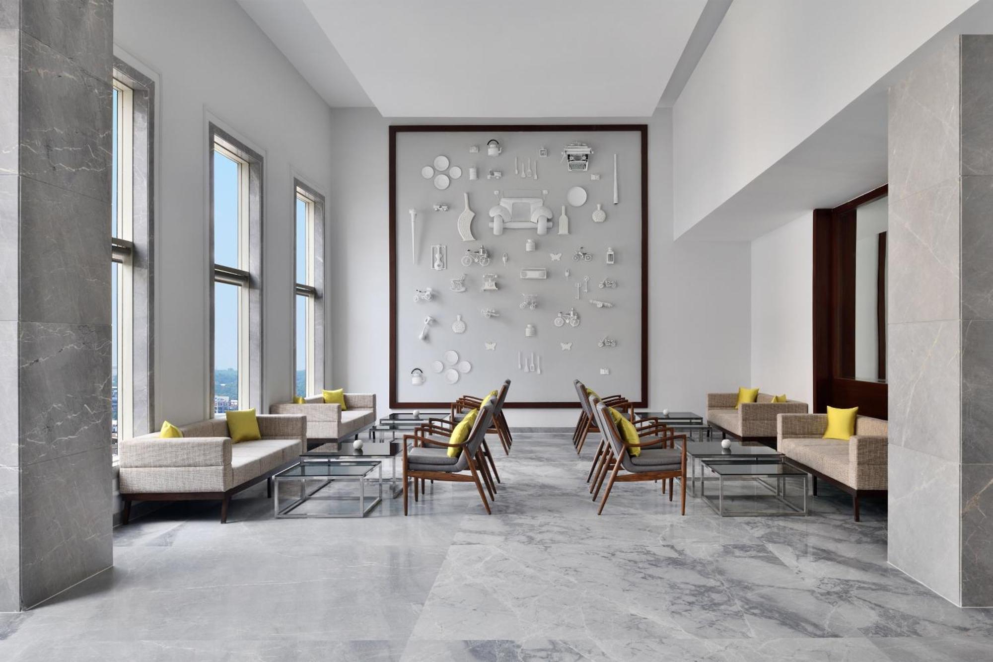 Le Meridien Гайдарабад Екстер'єр фото The Club Lounge at the Ritz-Carlton, DIFC