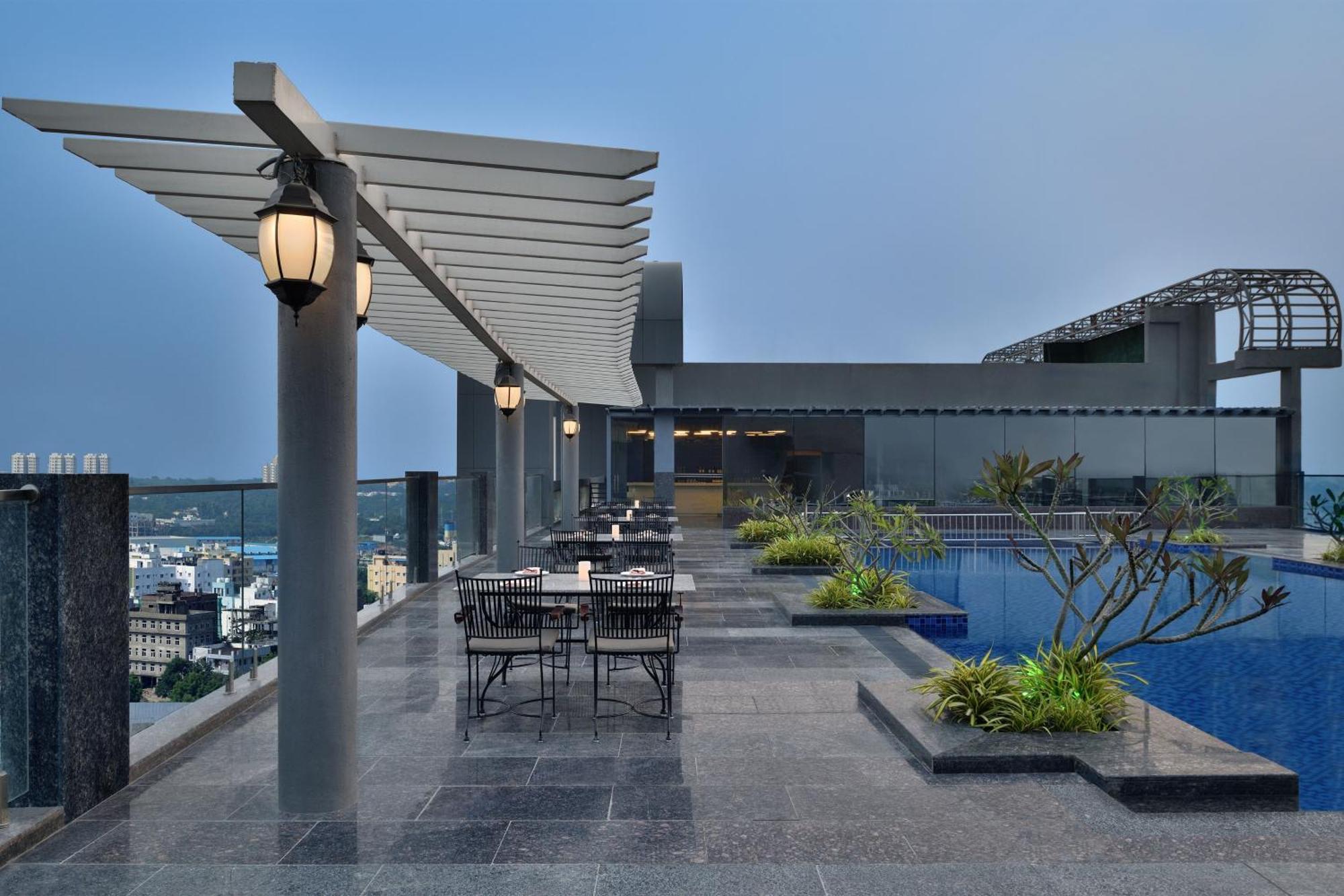 Le Meridien Гайдарабад Екстер'єр фото The Park, Hyderabad