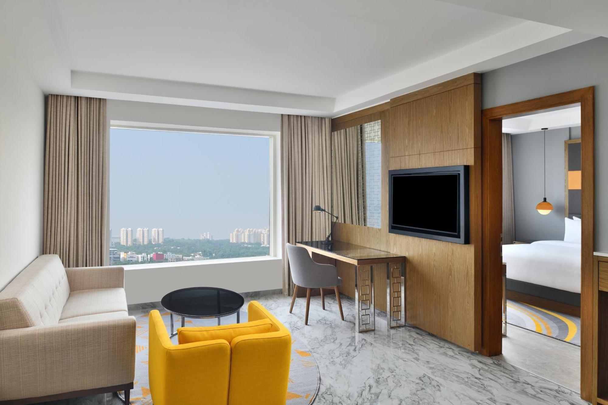 Le Meridien Гайдарабад Екстер'єр фото Suite